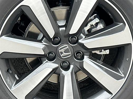 2025 Honda Pilot Touring 8-Passenger