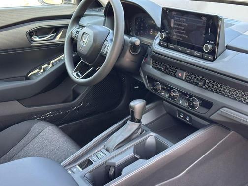 2025 Honda Accord LX 1.5T