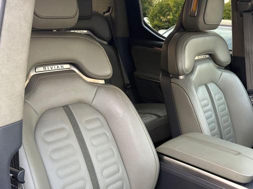 2022 Rivian R1T Adventure