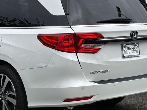 Platinum White Pearl 2024 Honda Odyssey Touring