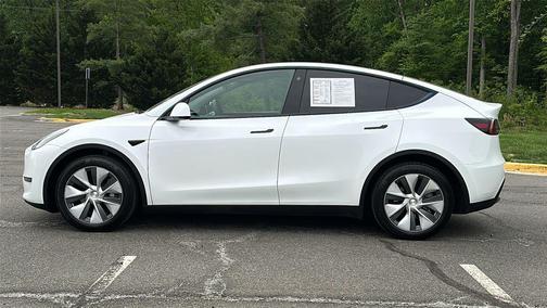 Pearl White Multi-Coat 2023 Tesla Model Y Long Range Dual Motor All-Wheel Drive