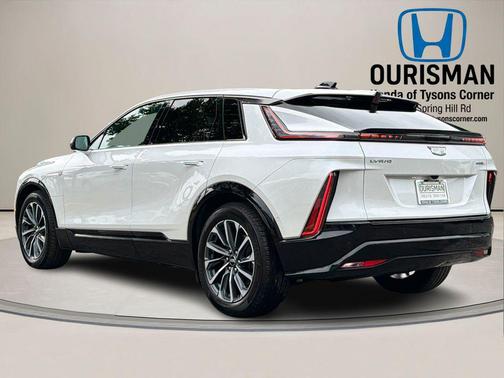 Crystal White Tricoat 2024 Cadillac LYRIQ Sport