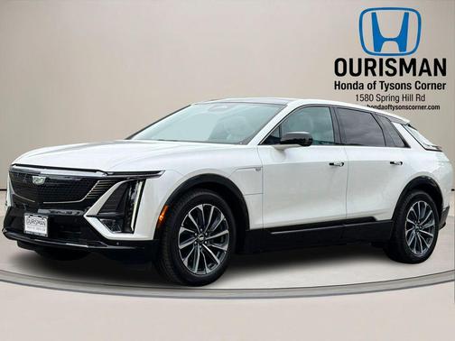 Crystal White Tricoat 2024 Cadillac LYRIQ Sport