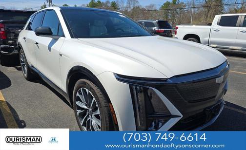 Crystal White Tricoat 2024 Cadillac LYRIQ Sport