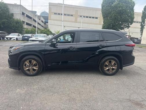 2023 Toyota Highlander Hybrid XLE