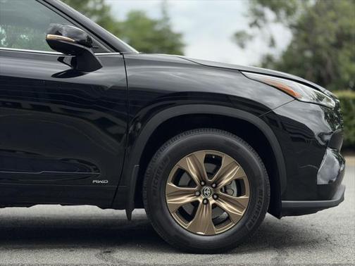 2023 Toyota Highlander Hybrid XLE