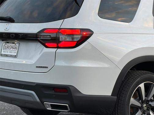 2025 Honda Pilot Touring 8-Passenger