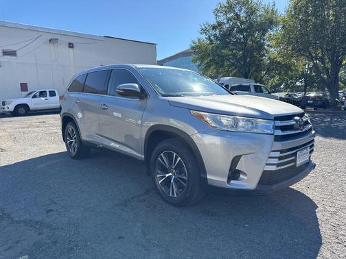 2019 Toyota Highlander LE