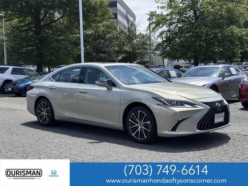 2022 Lexus ES 300h Base