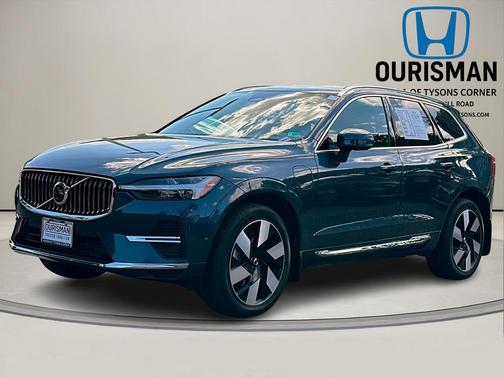 2023 Volvo XC60 Recharge Plug-In Hybrid T8 Plus Bright Theme