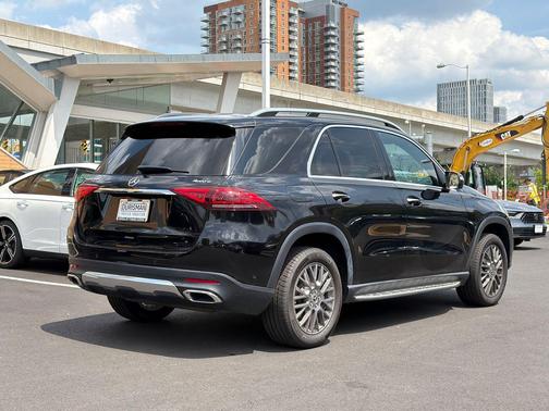 Black 2022 Mercedes-Benz GLE 350 4MATIC