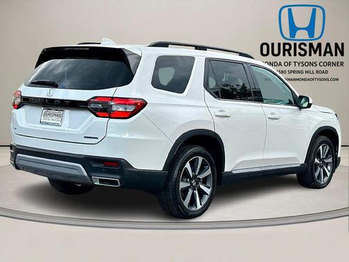 Platinum White Pearl 2025 Honda Pilot Touring 8-Passenger