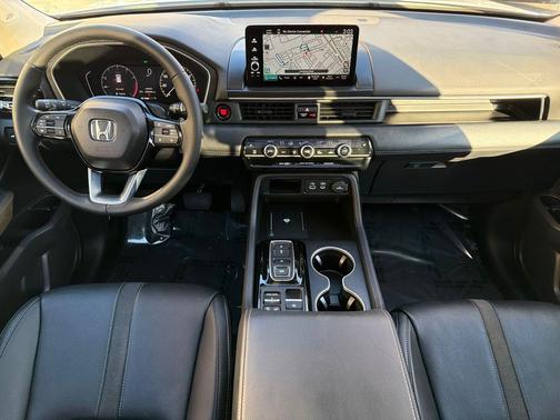 Platinum White Pearl 2025 Honda Pilot Touring 8-Passenger