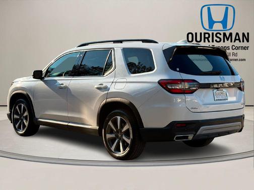 2023 Honda Pilot Touring 8-Passenger