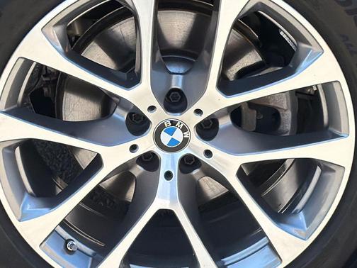 Black Sapphire Metallic 2026 BMW X5 xDrive40i
