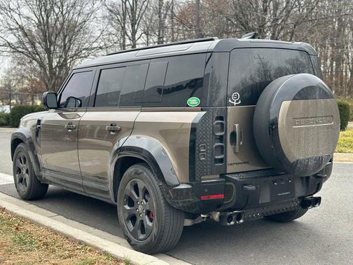 2025 Land Rover Defender 110 P400 X