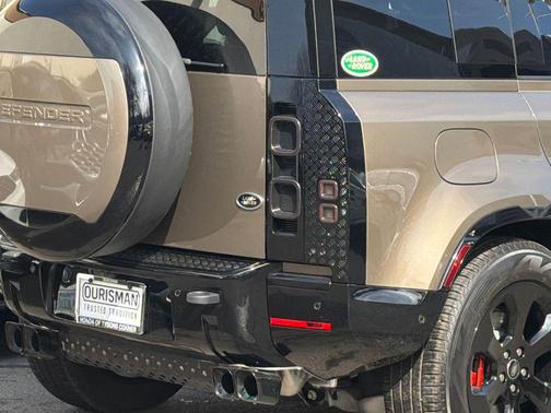 2025 Land Rover Defender 110 P400 X