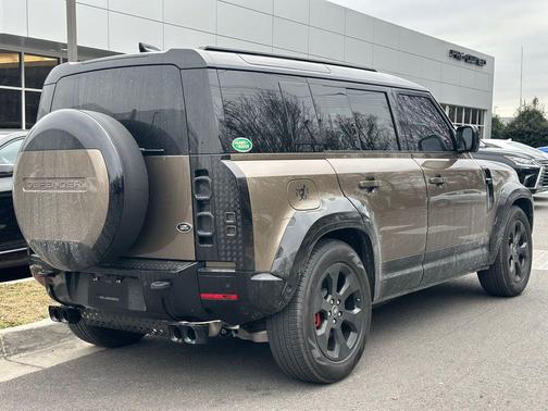 2025 Land Rover Defender 110 P400 X