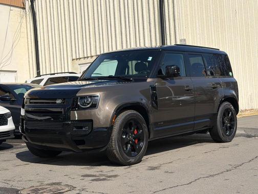 2025 Land Rover Defender 110 P400 X