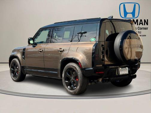 2025 Land Rover Defender 110 P400 X