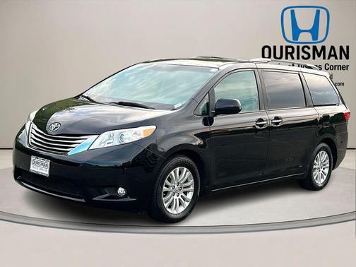 Midnight Black Metallic 2017 Toyota Sienna XLE