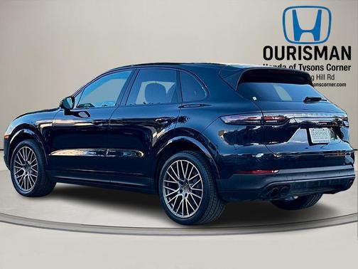 2023 Porsche Cayenne Platinum Edition