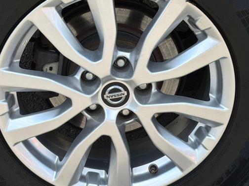Gun Metallic 2019 Nissan Rogue S