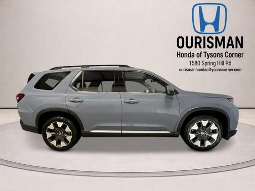 Sonic Gray Pearl 2026 Honda Pilot Touring 8-Passenger