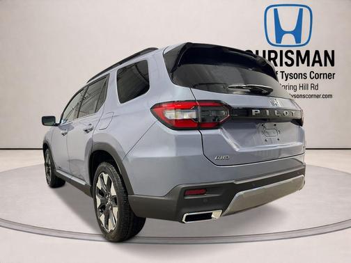 Sonic Gray Pearl 2026 Honda Pilot Touring 8-Passenger
