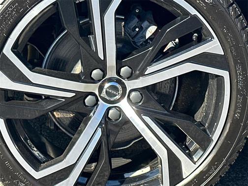 2024 Volvo S60 B5 Ultimate Dark Theme