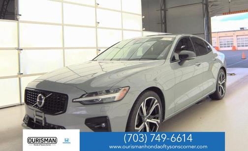 2024 Volvo S60 B5 Ultimate Dark Theme