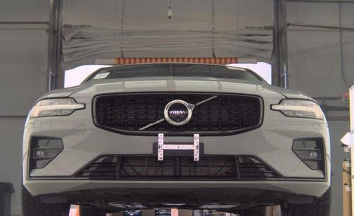 2024 Volvo S60 B5 Ultimate Dark Theme