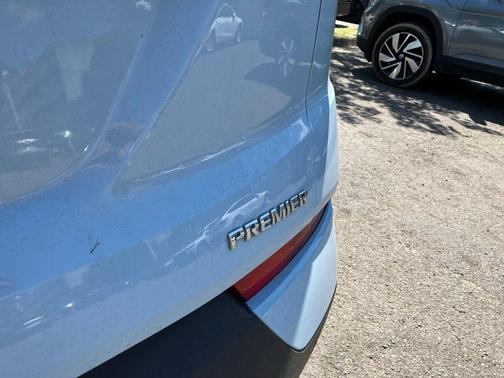 Ice Blue Metallic 2022 Chevrolet Bolt EUV FWD Premier