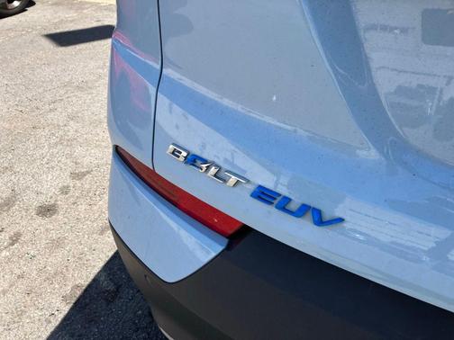 Ice Blue Metallic 2022 Chevrolet Bolt EUV FWD Premier