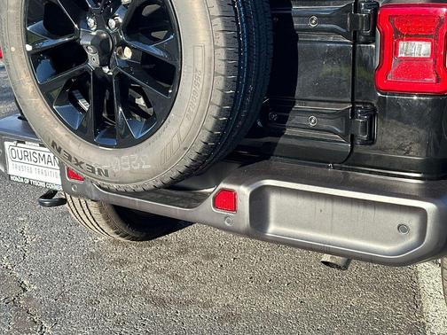 2025 Jeep Wrangler 4xe Sahara