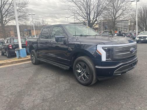 2023 Ford F-150 Lightning LARIAT