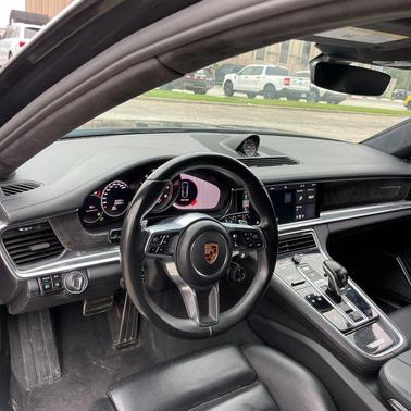 2018 Porsche Panamera Turbo