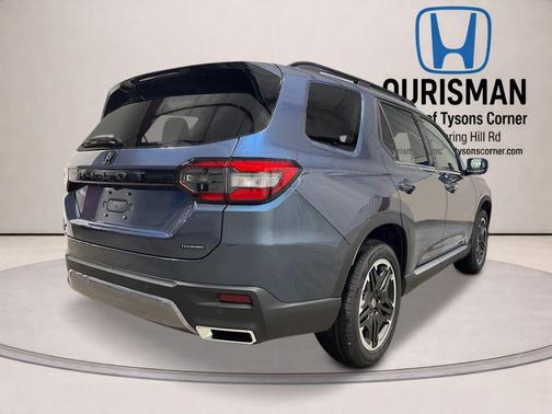 Smoke 2026 Honda Pilot Touring 8-Passenger