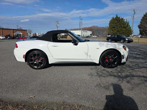 2018 FIAT 124 Spider Base