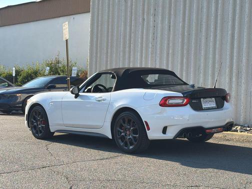 2018 FIAT 124 Spider Base