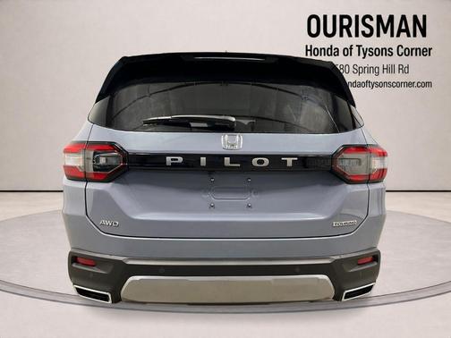 Sonic Gray Pearl 2026 Honda Pilot Touring 8-Passenger
