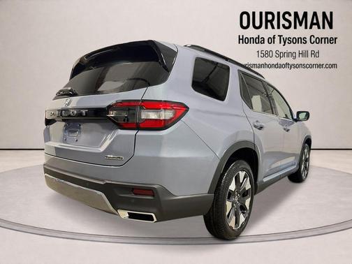 Sonic Gray Pearl 2026 Honda Pilot Touring 8-Passenger
