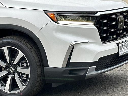 2025 Honda Pilot Touring 8-Passenger