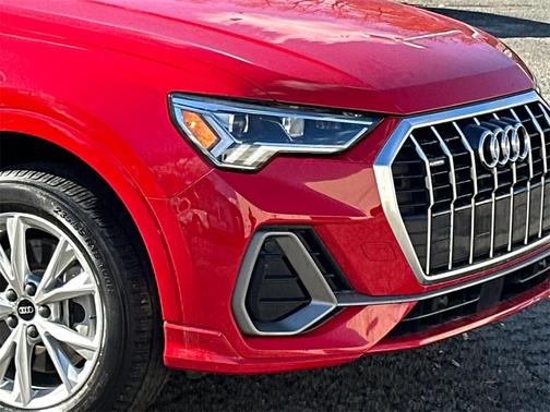 2023 Audi Q3 Premium 45 TFSI S line quattro Tiptronic