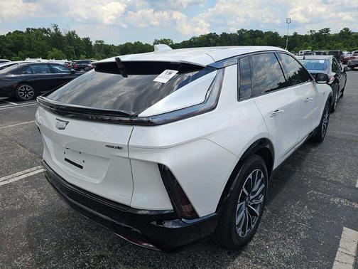 Crystal White Tricoat 2024 Cadillac LYRIQ Sport