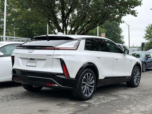 Crystal White Tricoat 2024 Cadillac LYRIQ Sport