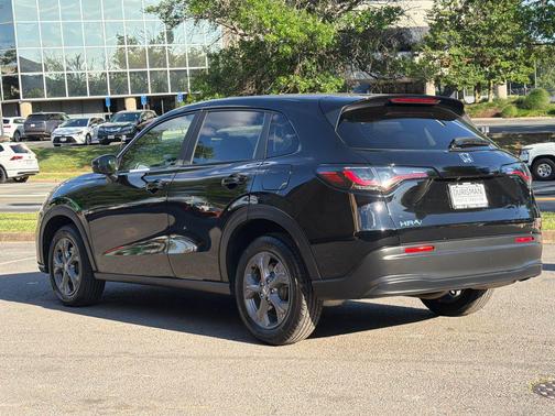 Crystal Black Pearl 2026 Honda HR-V LX