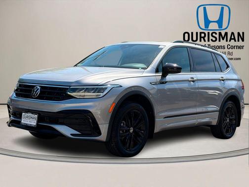 Pyrite Silver Metallic 2022 Volkswagen Tiguan 2.0T SE R-Line Black 4MOTION