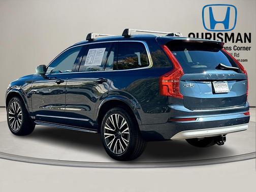 2022 Volvo XC90 T6 Momentum