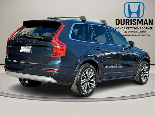 2022 Volvo XC90 T6 Momentum